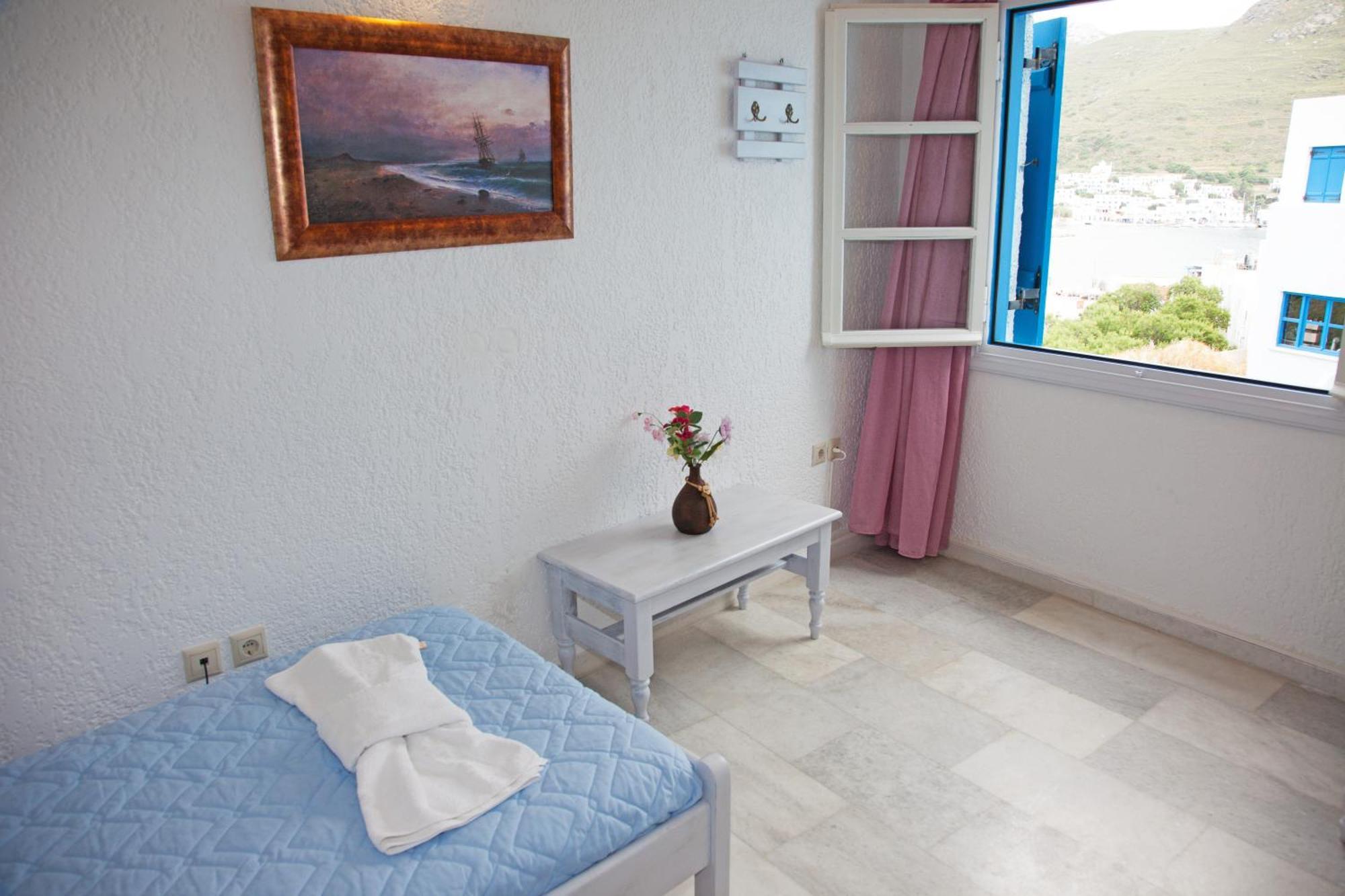 St.George Valsamitis Hotel Katapola Room photo