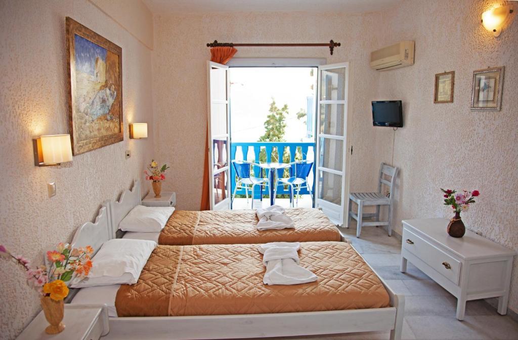 St.George Valsamitis Hotel Katapola Exterior photo