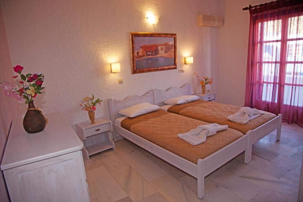 St.George Valsamitis Hotel Katapola Exterior photo